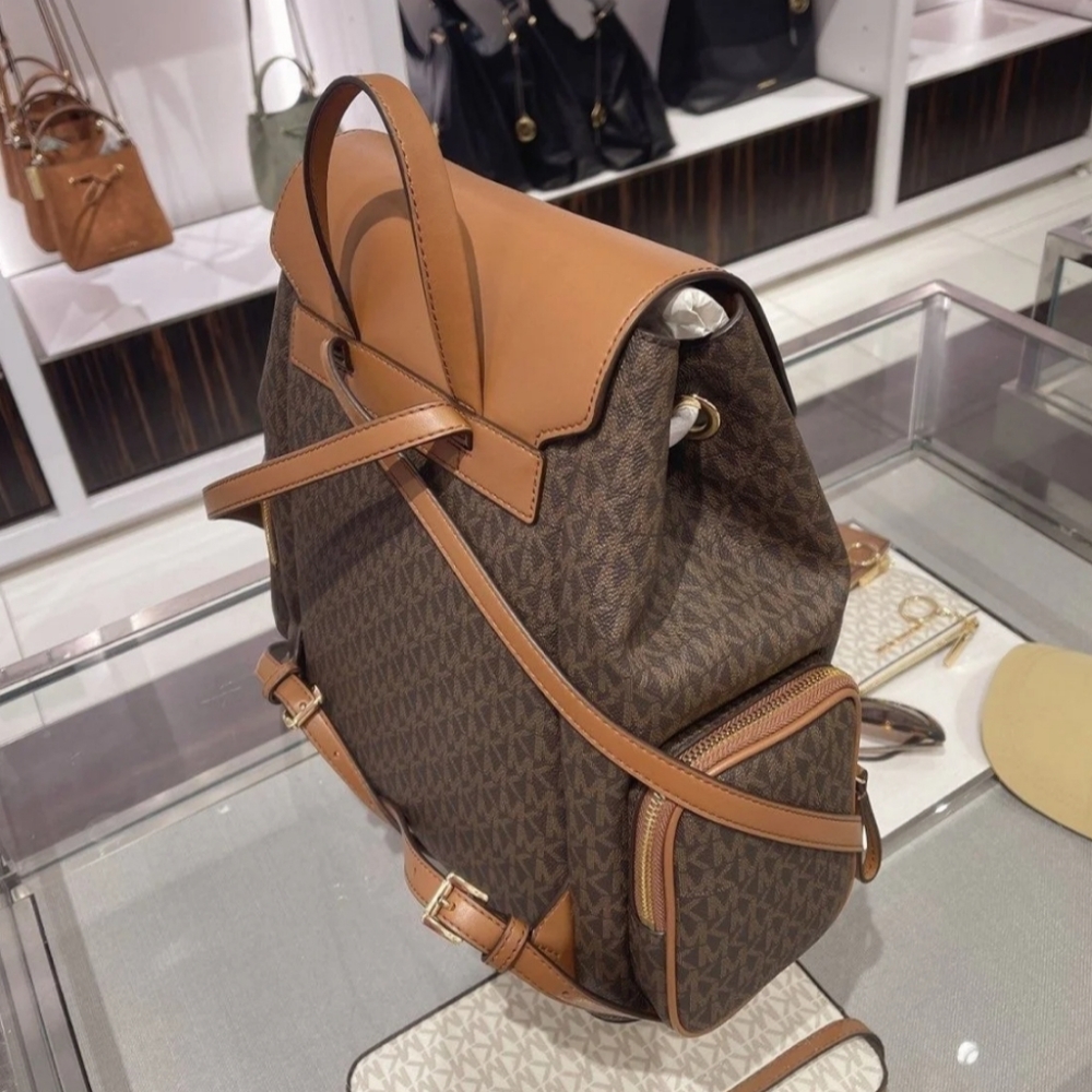 ⚠️LAST 1⚠️ Michael Kors Jet Set Chain LG Backpack - Picture 4 of 7